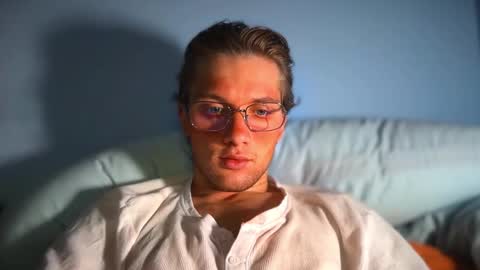 manxoliday online show from 12-15-25, 02:27