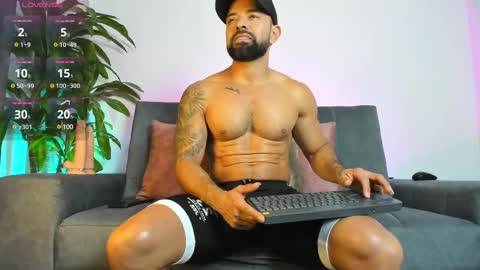 Snapshot of maofenix chatting on 03-10-25, 06:56 MAOFENIX online show from 03-10-25, 06:56