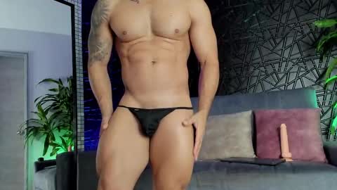 Snapshot of maofenix chatting on 10-12-25, 09:30 MAOFENIX online show from 10-12-25, 09:30