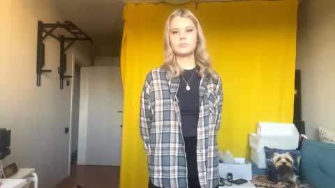 Lara online show from 11-19-25, 10:48