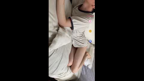 Snapshot of maplefroggy chatting on 12-25-24, 04:54 Maple online show from 12-25-24, 04:54