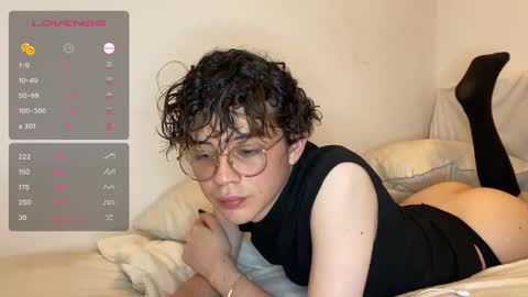 Snapshot of maplefroggy chatting on 01-10-25, 10:57 Maple online show from 01-10-25, 10:57