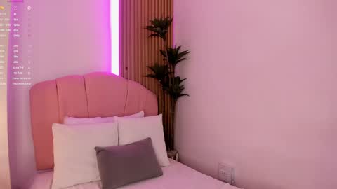 Mara online show from 04-24-26, 07:27