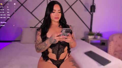 Snapshot of mara_martinez chatting on 12-09-24, 04:56 online show from 12-09-24, 04:56