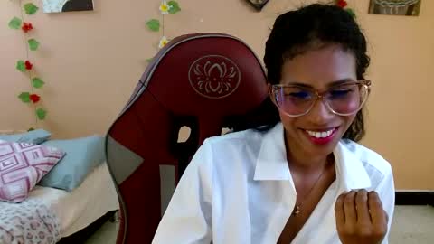 Snapshot of mara_summer chatting on 05-13-26, 01:30 Mara 3 online show from 05-13-26, 01:30