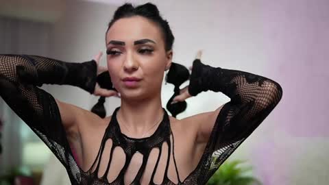 Snapshot of maraciel chatting on 01-05-25, 12:42  Mara  online show from 01-05-25, 12:42