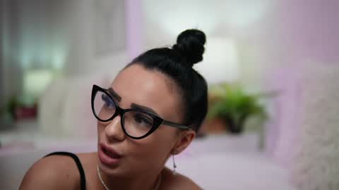 Snapshot of maraciel chatting on 01-25-25, 04:13  Mara  online show from 01-25-25, 04:13