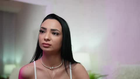 Snapshot of maraciel chatting on 02-13-25, 01:29  Mara  online show from 02-13-25, 01:29