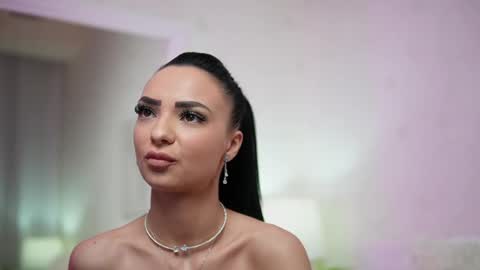 Snapshot of maraciel chatting on 02-18-25, 01:21  Mara  online show from 02-18-25, 01:21