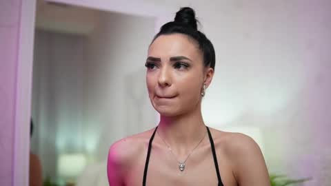 Snapshot of maraciel chatting on 02-19-25, 02:23  Mara  online show from 02-19-25, 02:23