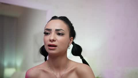 Snapshot of maraciel chatting on 02-25-25, 04:57  Mara  online show from 02-25-25, 04:57