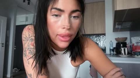 Marakuia online show from 11-16-25, 10:54