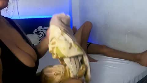 Snapshot of marany01 chatting on 10-08-25, 01:58 marany01 online show from 10-08-25, 01:58