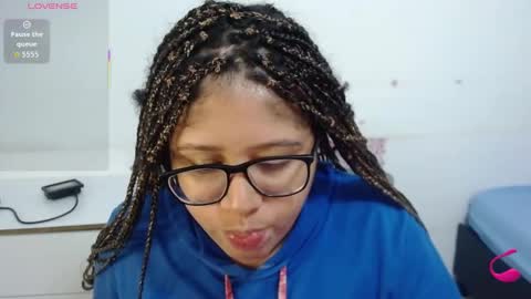 Mara Silk online show from 12-15-25, 12:42