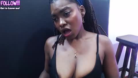 Snapshot of marcelagreyy chatting on 09-18-25, 12:23 MARCELA online show from 09-18-25, 12:23