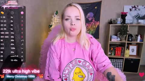 Snapshot of marcelinepeach chatting on 12-29-24, 08:00 Sara online show from 12-29-24, 08:00