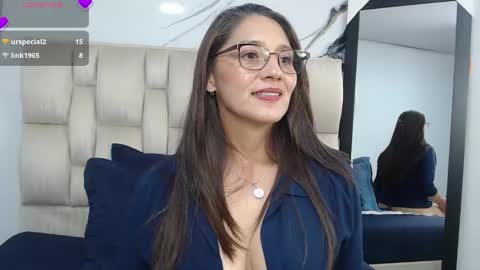 Snapshot of marciamuller chatting on 05-11-26, 04:37 Martha online show from 05-11-26, 04:37