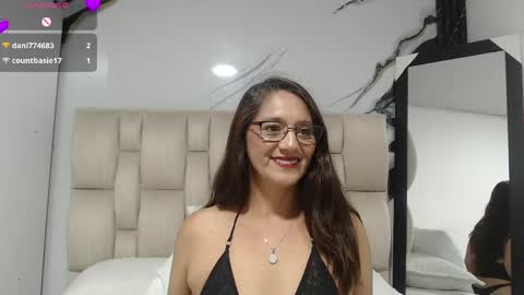 Snapshot of marciamuller chatting on 05-26-26, 01:29 Martha online show from 05-26-26, 01:29