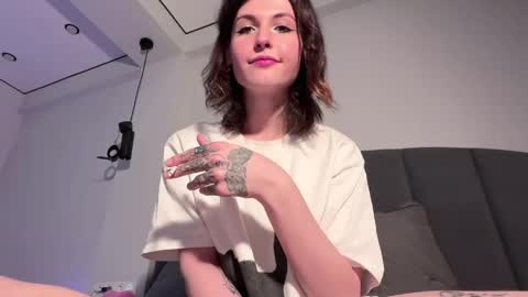 Snapshot of marciwakeup chatting on 04-01-26, 01:28 marci wake up online show from 04-01-26, 01:28