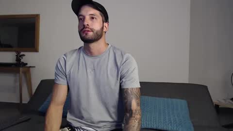 Snapshot of marcoandpolo01 chatting on 01-09-25, 12:57 Marco Polo online show from 01-09-25, 12:57