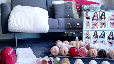 Snapshot of marcsx chatting on 11-15-25, 01:51 Marc online show from 11-15-25, 01:51