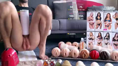 Snapshot of marcsx chatting on 11-27-25, 04:53 Marc online show from 11-27-25, 04:53