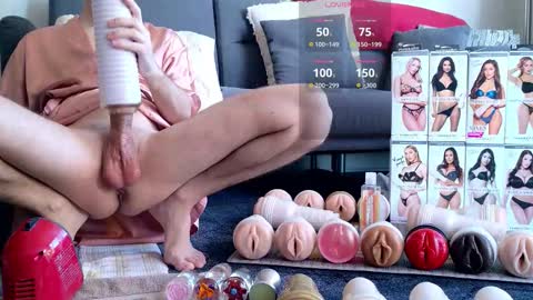 Snapshot of marcsx chatting on 11-29-25, 01:36 Marc online show from 11-29-25, 01:36