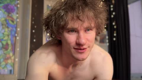 Snapshot of marcus_paradise chatting on 12-25-24, 07:57 marcus_paradise online show from 12-25-24, 07:57