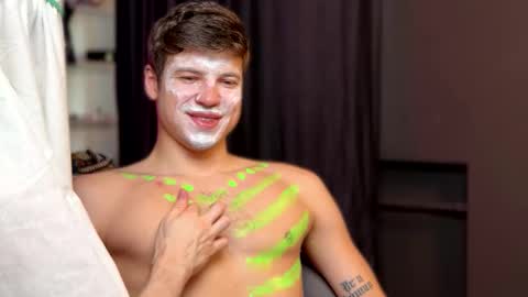 Snapshot of marcus_paradise chatting on 10-31-25, 11:11 marcus_paradise online show from 10-31-25, 11:11