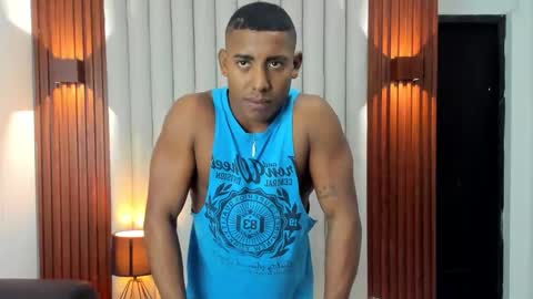 Snapshot of marcus_wild_ chatting on 12-18-25, 12:22 Marcus online show from 12-18-25, 12:22