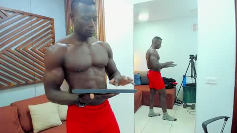 Snapshot of marcusblack_ chatting on 02-01-25, 11:43 Marcusssss online show from 02-01-25, 11:43