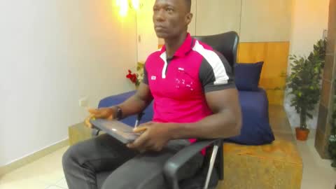 Snapshot of marcusblack_ chatting on 09-18-25, 11:45 Marcusssss online show from 09-18-25, 11:45