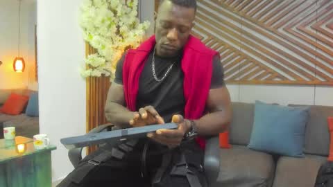 Snapshot of marcusblack_ chatting on 10-03-25, 11:40 Marcusssss online show from 10-03-25, 11:40