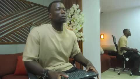 Snapshot of marcusblack_ chatting on 10-06-25, 11:40 Marcusssss online show from 10-06-25, 11:40