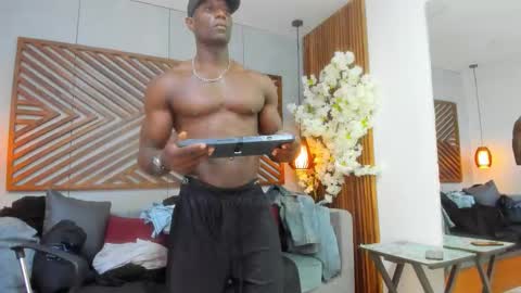 Snapshot of marcusblack_ chatting on 10-18-25, 03:24 Marcusssss online show from 10-18-25, 03:24