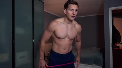 Marcus Diamond  online show from 10-27-25, 04:11