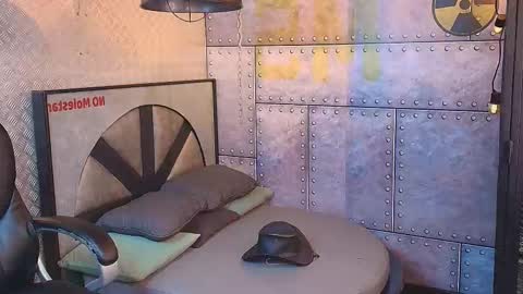 Snapshot of marcusrain_ chatting on 10-03-25, 03:14 Marcus online show from 10-03-25, 03:14