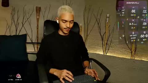 Snapshot of marcusrain_ chatting on 10-21-25, 08:09 Marcus online show from 10-21-25, 08:09