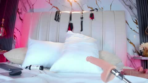 Marelyn online show from 02-19-26, 05:20