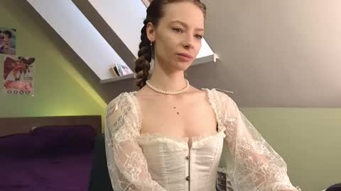 Snapshot of margareata chatting on 10-16-25, 06:14 - Alisa online show from 10-16-25, 06:14
