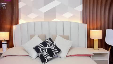 Aitana online show from 09-11-25, 01:39