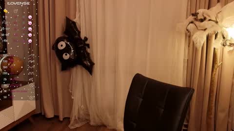 Snapshot of margeritirell chatting on 11-12-25, 02:56 Margo online show from 11-12-25, 02:56