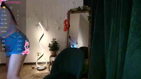 Snapshot of margeritirell chatting on 12-18-25, 02:39 Margo online show from 12-18-25, 02:39