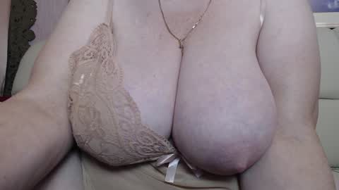 Snapshot of margieevans chatting on 12-21-24, 04:36 MargieCheerful kind and affectionate online show from 12-21-24, 04:36