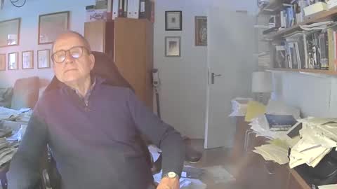 Snapshot of marginalie chatting on 02-13-25, 08:27 marginalie online show from 02-13-25, 08:27