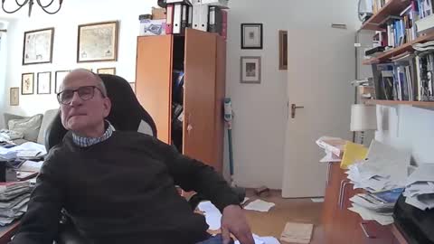 Snapshot of marginalie chatting on 03-05-25, 12:33 marginalie online show from 03-05-25, 12:33