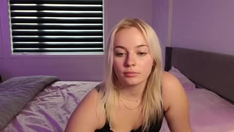 margot_robbie7 online show from 09-27-25, 10:48