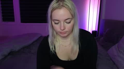 margot_robbie7 online show from 10-13-25, 10:43