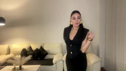 Snapshot of margotdeville chatting on 10-19-25, 01:06 Margot online show from 10-19-25, 01:06