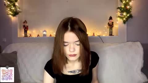 Lina online show from 12-22-25, 09:23